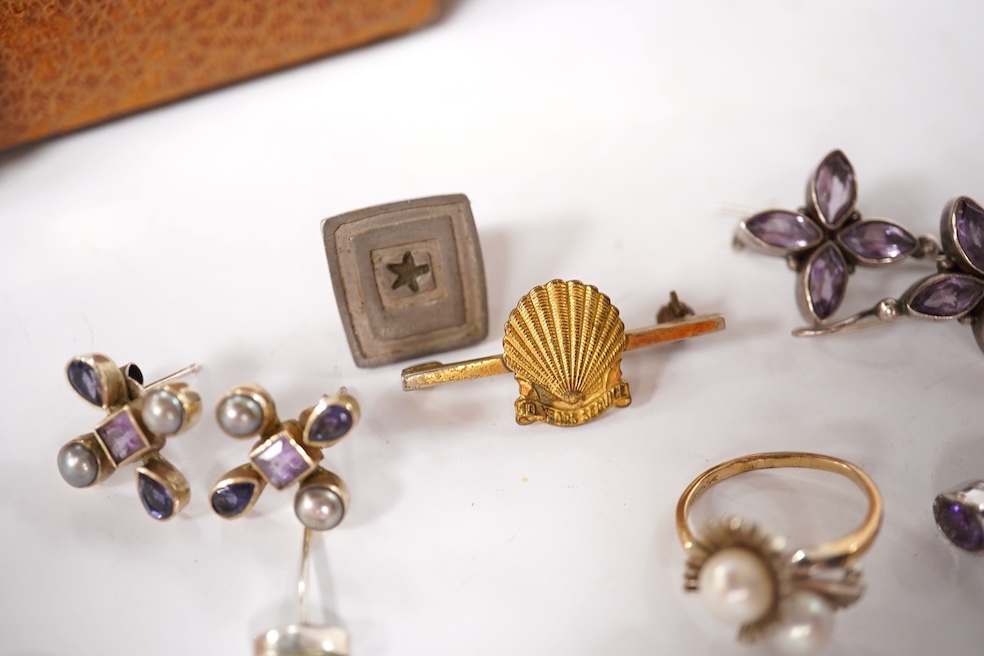 A small quantity of assorted mainly costume jewellery and other items, including a paste set buckle, two cut steel ornaments, a 10k and cultured pearl set ring, enamelled pencil, tortoiseshell lorgnettes, an Edward I Iri